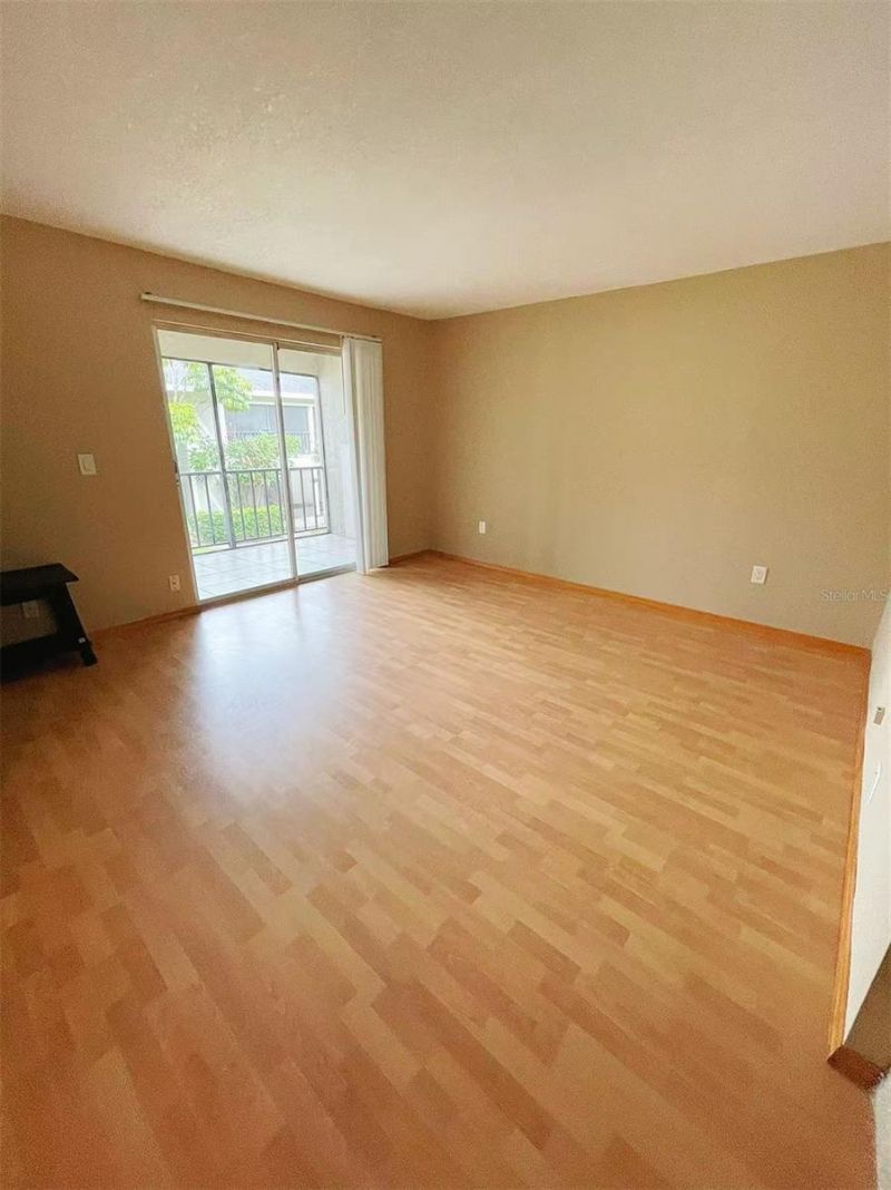14402 Reuter Strasse Circle, Unit 223, Tampa, FL 33613 Photo