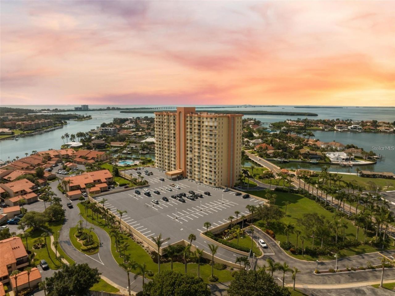 4900 Brittany Drive S, Unit 801, Saint Petersburg, FL 33715 Main Photo