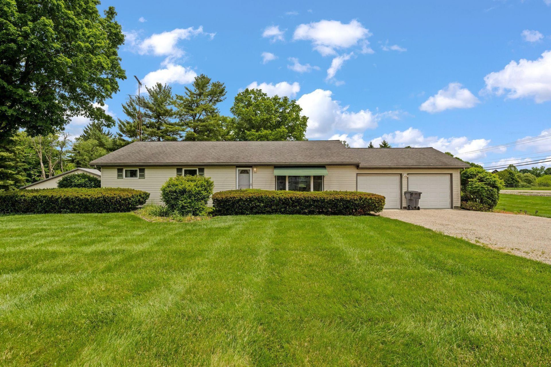 18 Whipkey Drive, Granville, OH 43023 Main Photo