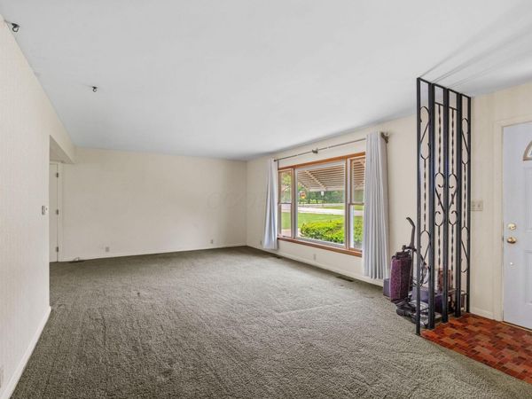 18 Whipkey Drive , Granville, OH 43023