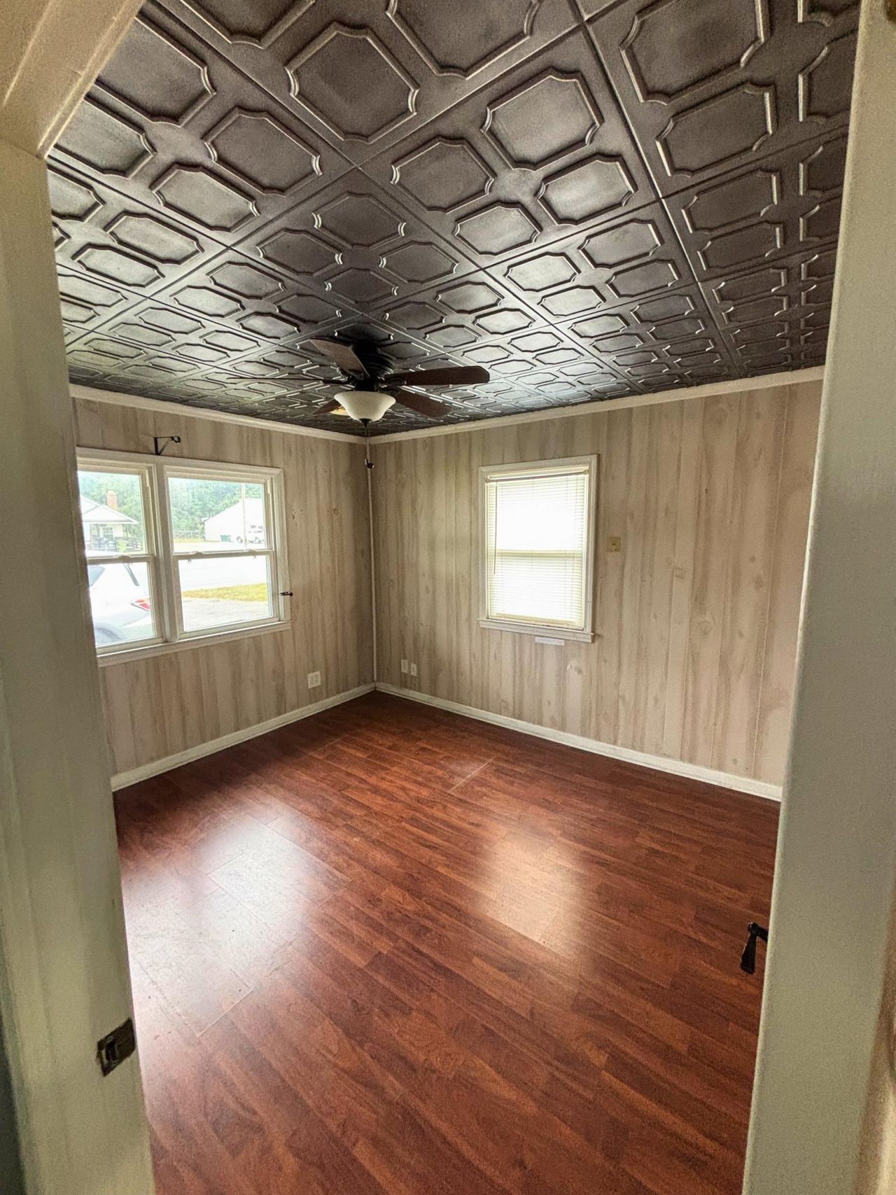 2019 Highmarket St.  Photo 4