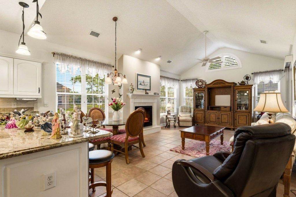 555 Sand Ridge Rd.  Photo 11