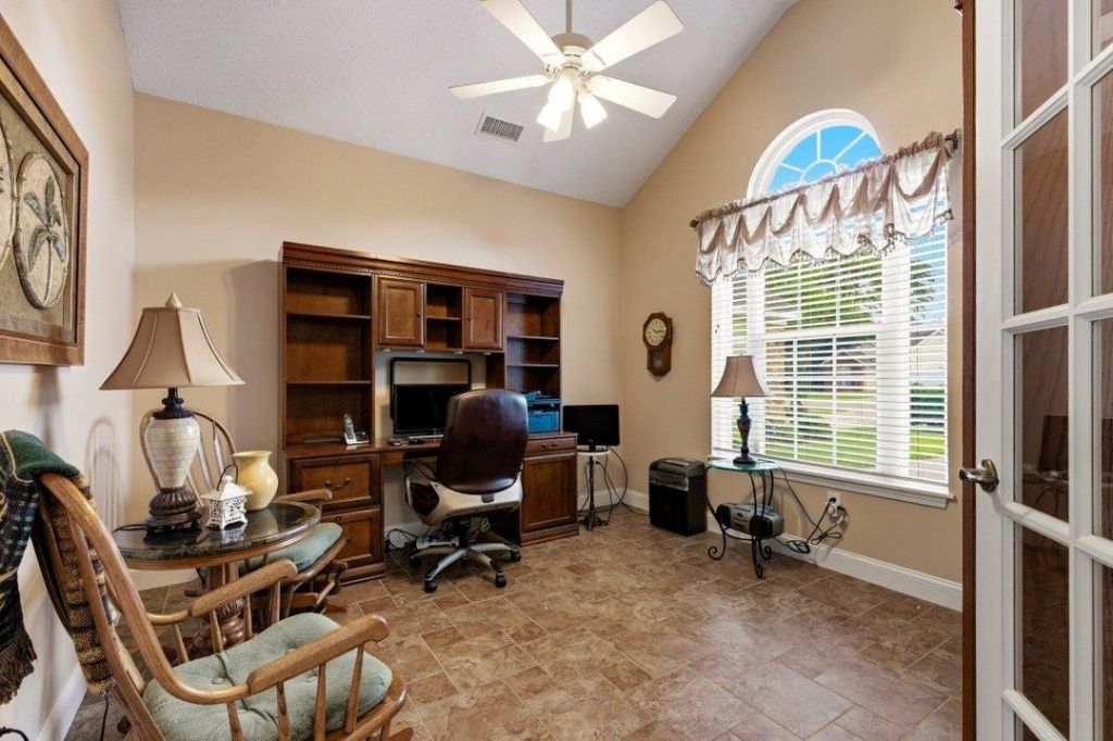 555 Sand Ridge Rd.  Photo 21