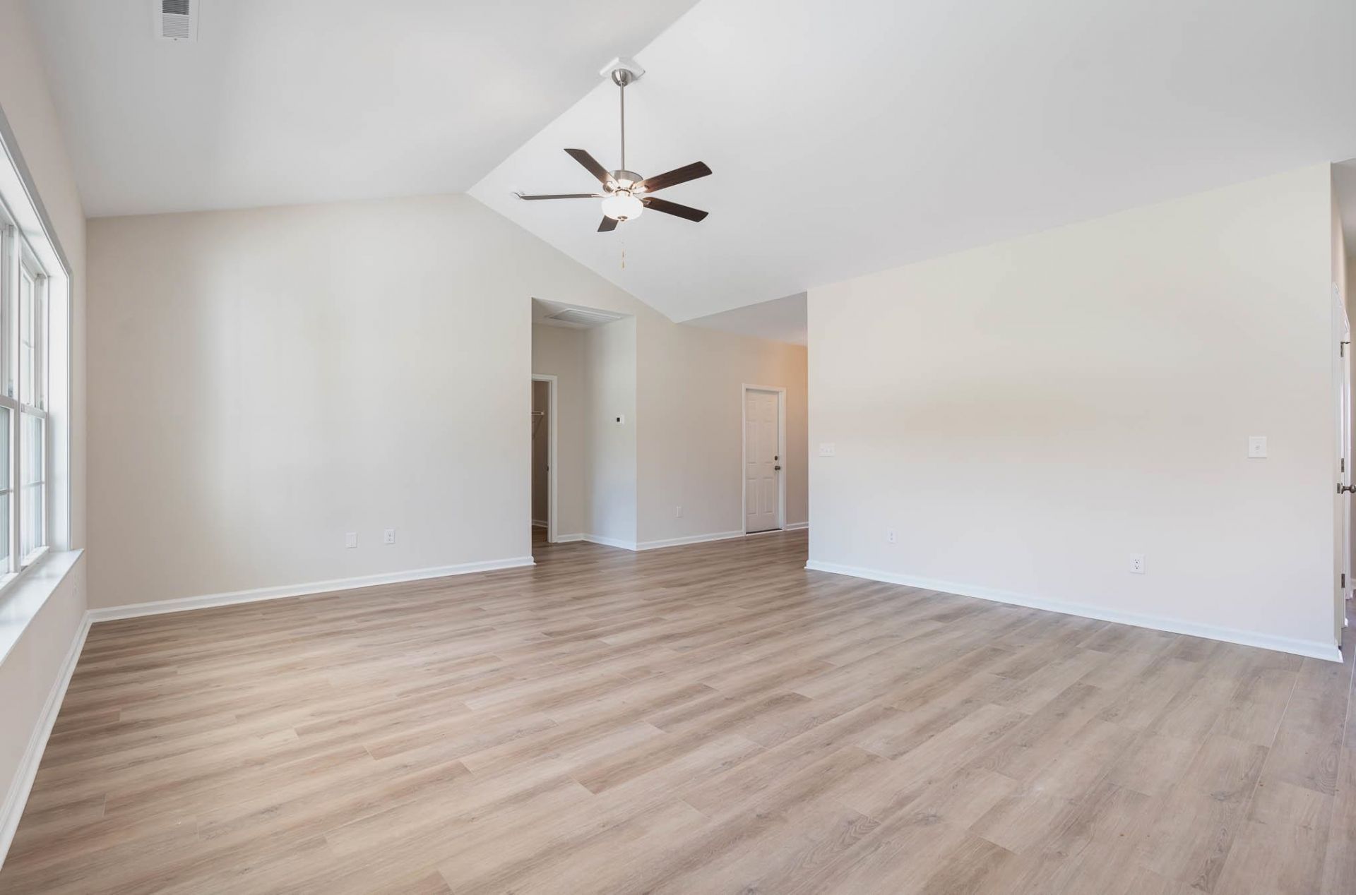 191 Stillbrook Dr. Photo 4
