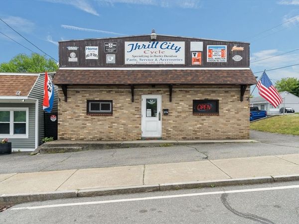 202-204 Pinehurst Ave., Swansea, MA 02777
