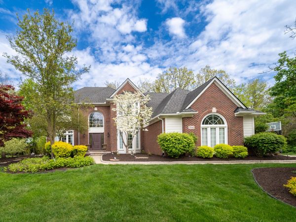 25842 Arcadia Drive, Novi, MI 48374