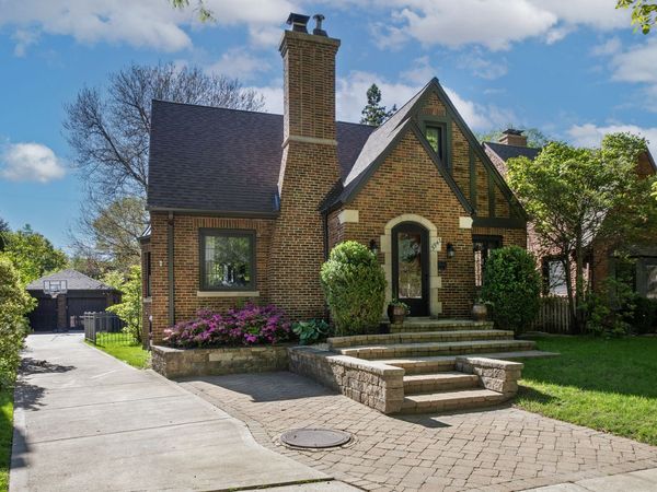 5941 N Knox Avenue, Chicago, IL 60646