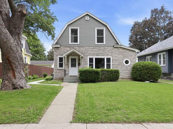 2808 E 18th Street , Davenport, IA 52803