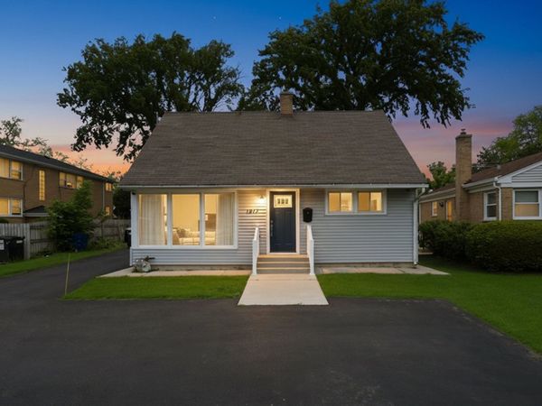 1517 E Roosevelt Road , Wheaton, IL 60187