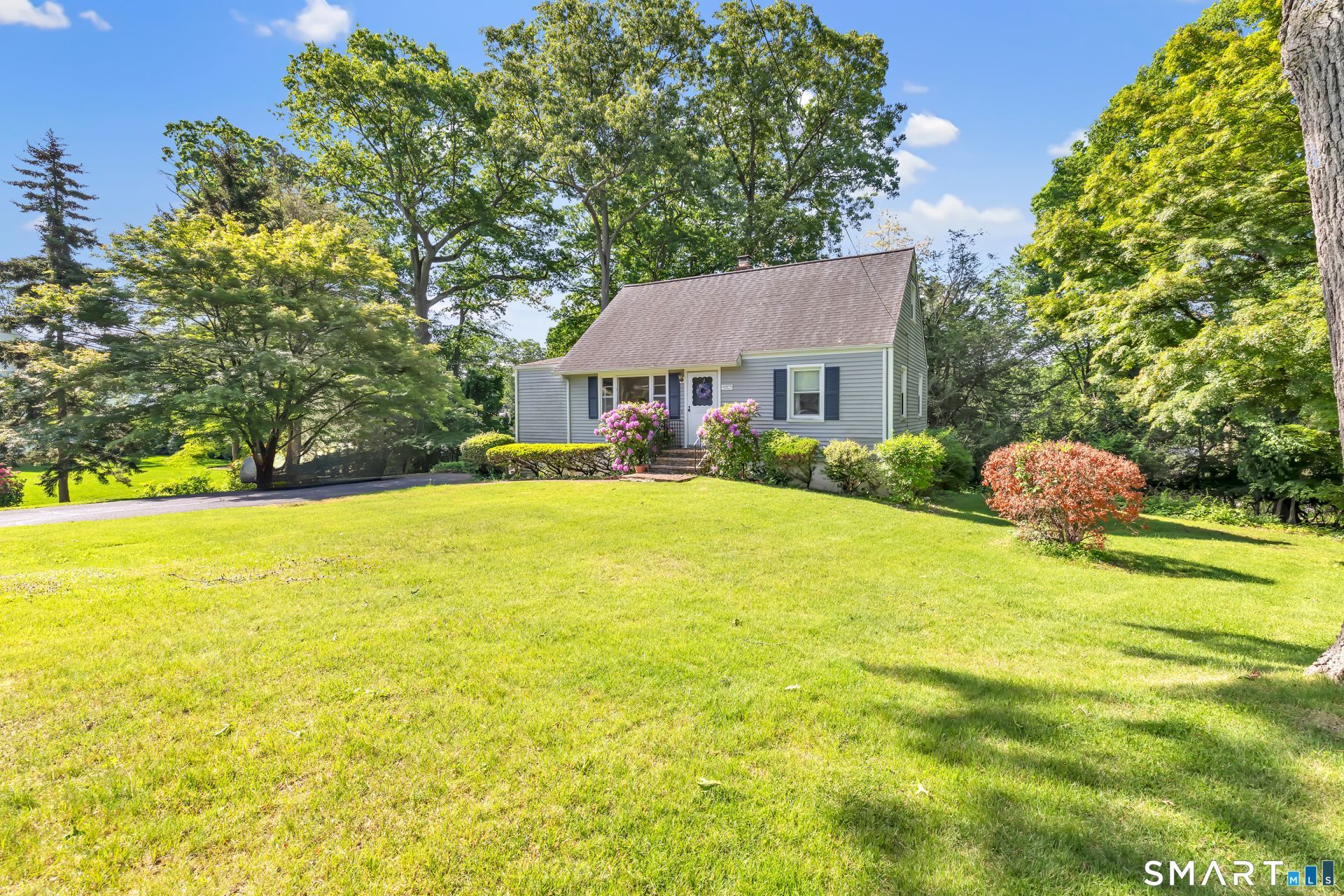 36 Romanock, Fairfield, CT 06824 Main Photo