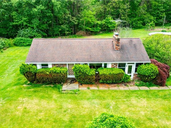 321 Pleasant Dr, Aliquippa, PA 15001