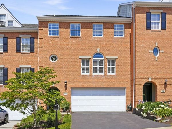 237 Merion Drive, Pittsburgh, PA 15228