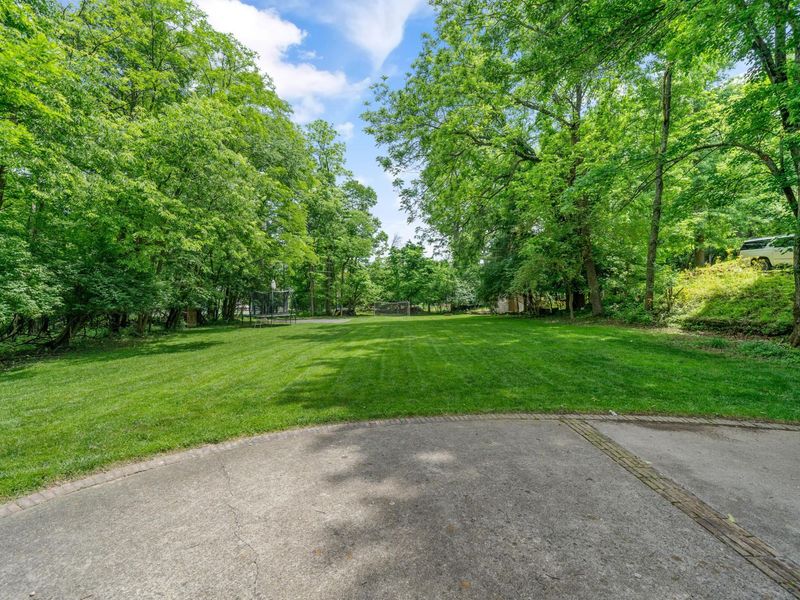 546 Indian Mound Road, Columbus, OH 43213 Photo 12
