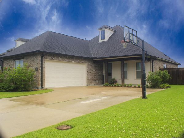 36347 Belle Savanne Ave, Geismar, LA 70734
