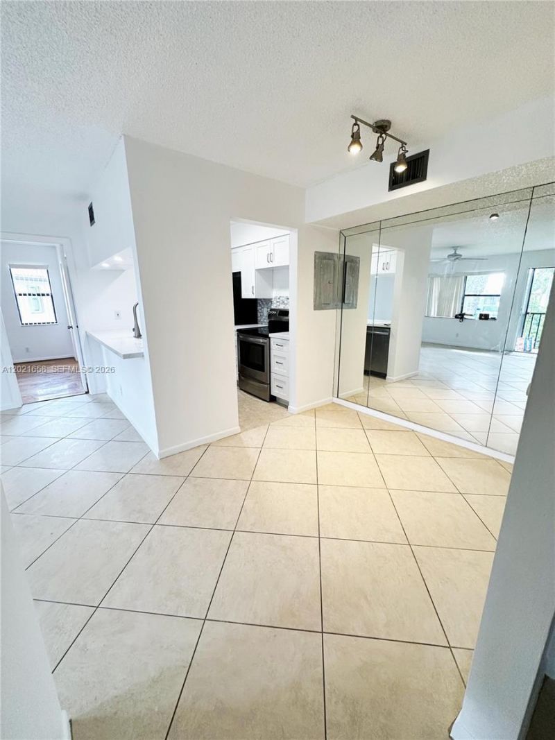 7137 Golf Colony Ct , Unit 202, Lake Worth, FL 33467 Photo