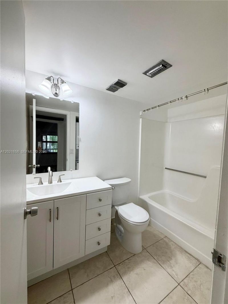 7137 Golf Colony Ct , Unit 202, Lake Worth, FL 33467 Photo
