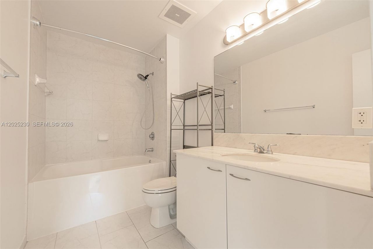 133 NE 2nd Ave , Unit 312, Miami, FL 33132 Photo