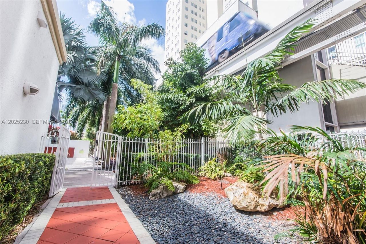 133 NE 2nd Ave , Unit 312, Miami, FL 33132 Photo