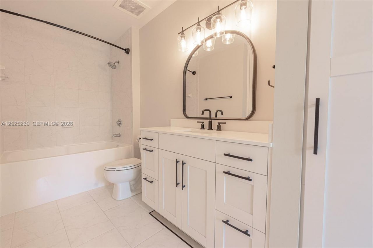133 NE 2nd Ave , Unit 312, Miami, FL 33132 Photo