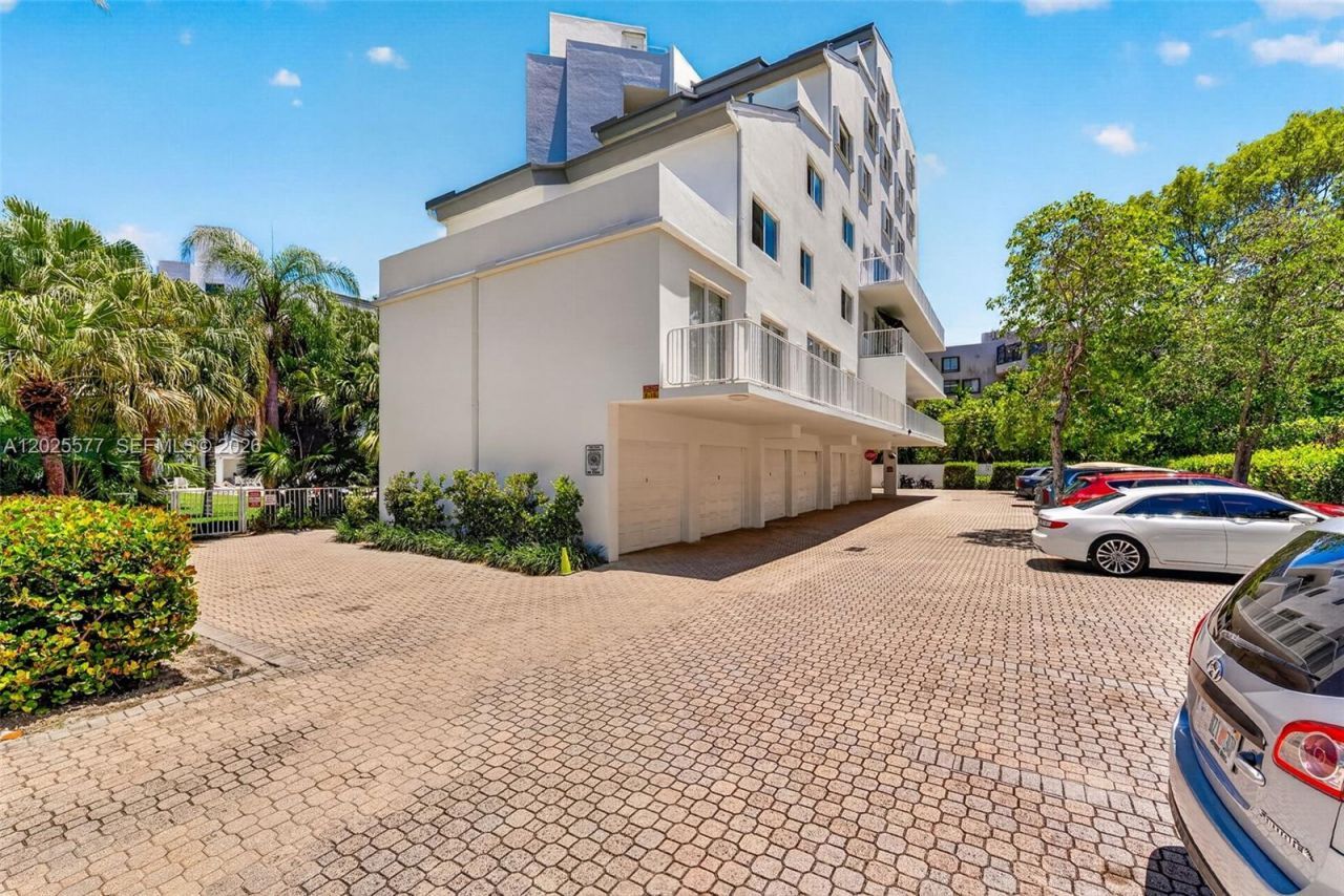 50 Ocean Lane Dr , Unit PH601, Key Biscayne, FL 33149 Photo