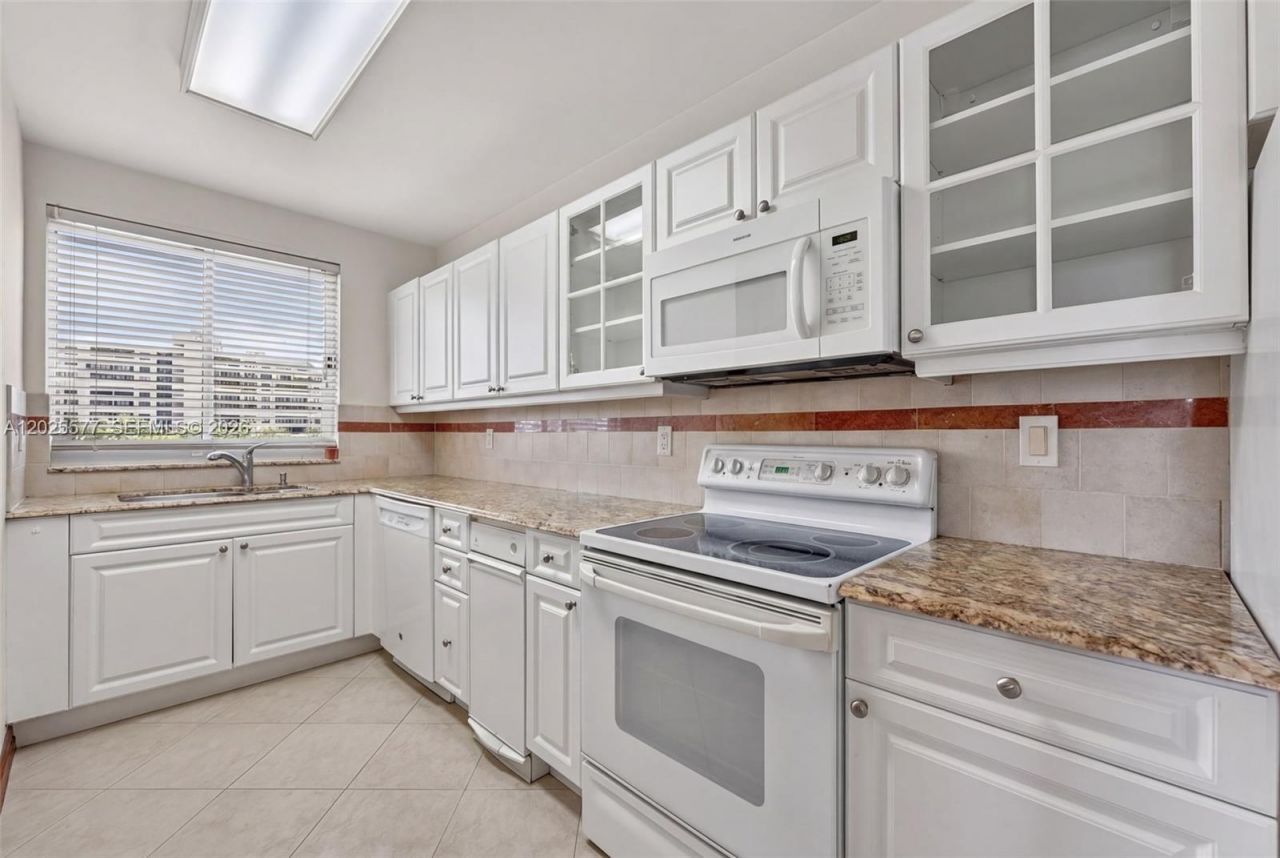 50 Ocean Lane Dr , Unit PH601, Key Biscayne, FL 33149 Photo
