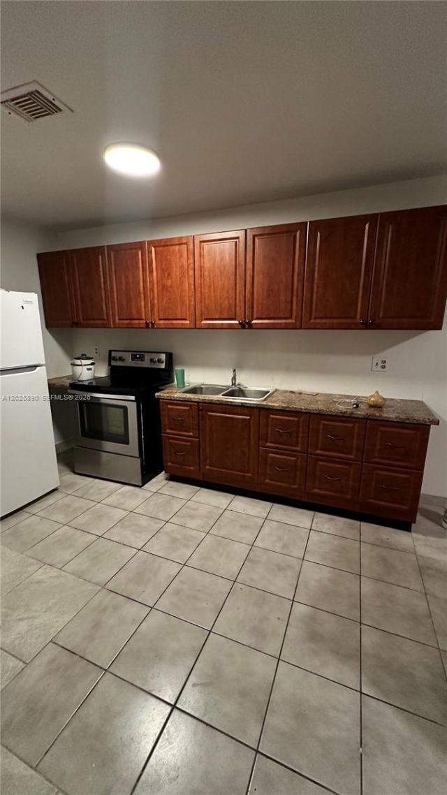4198 W 10th Ave, Hialeah, FL 33012 Photo