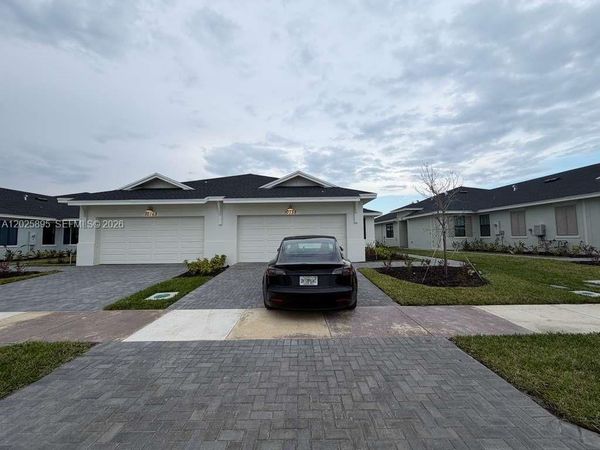 10755 NW Wilgrove Lane, Unit 10755, Port St. Lucie, FL 34987