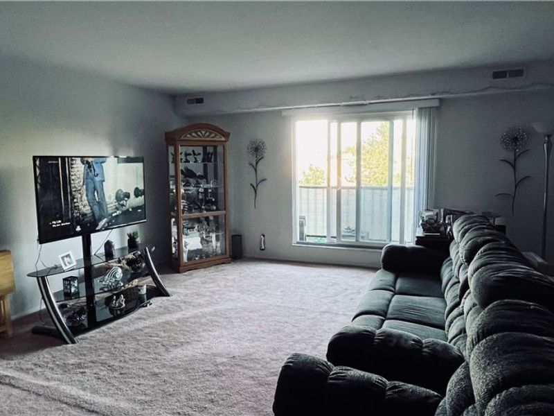 3675 Clague Road, Unit 306, North Olmsted, OH 44070 Photo 7