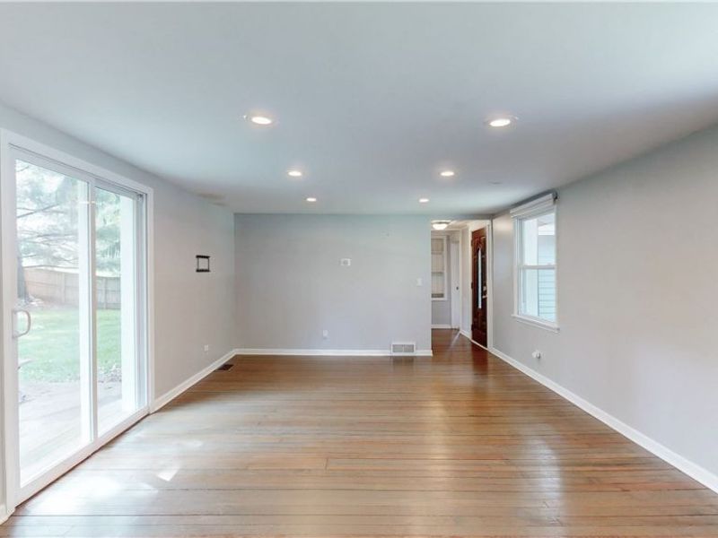151 Shiawassee Avenue , Fairlawn, OH 44333 Photo 6
