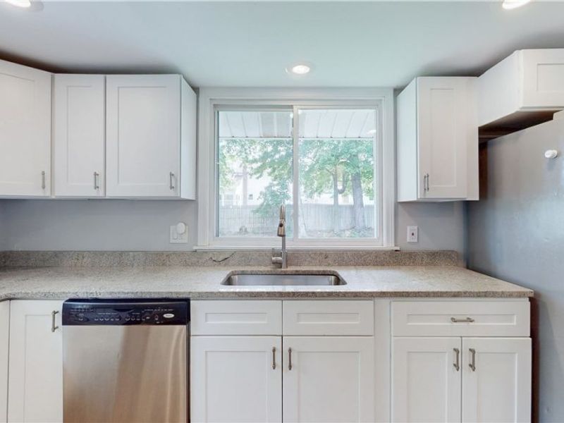 151 Shiawassee Avenue , Fairlawn, OH 44333 Photo 9