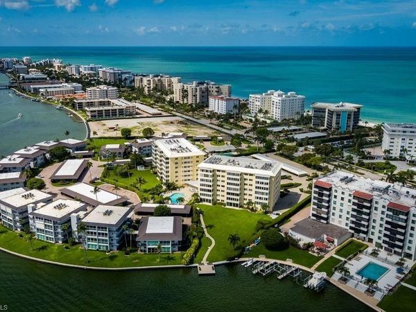 3420 Gulf Shore BLVD N, Unit 14, NAPLES, FL 34103