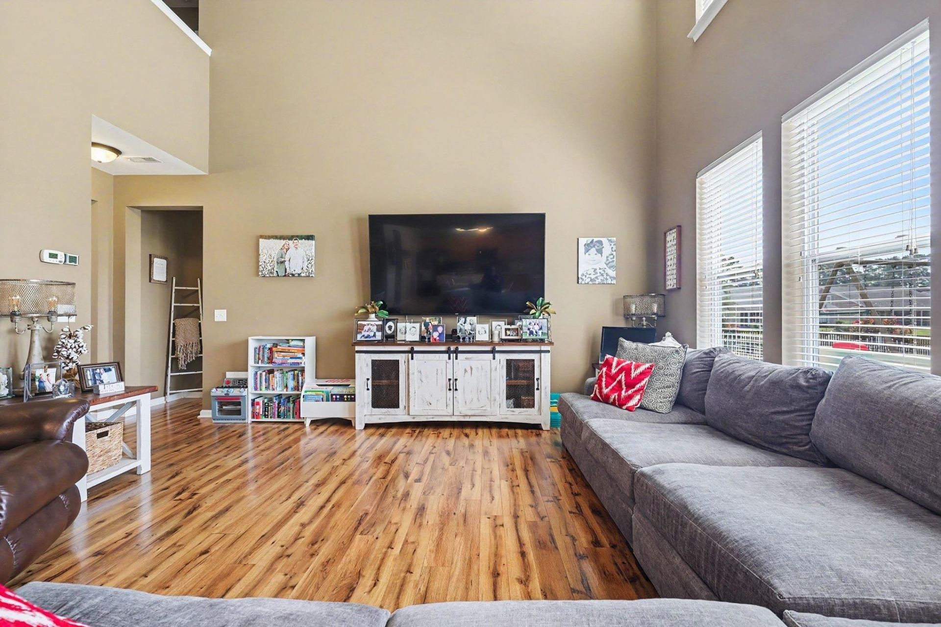 608 Sabel Springs Way  Photo 10