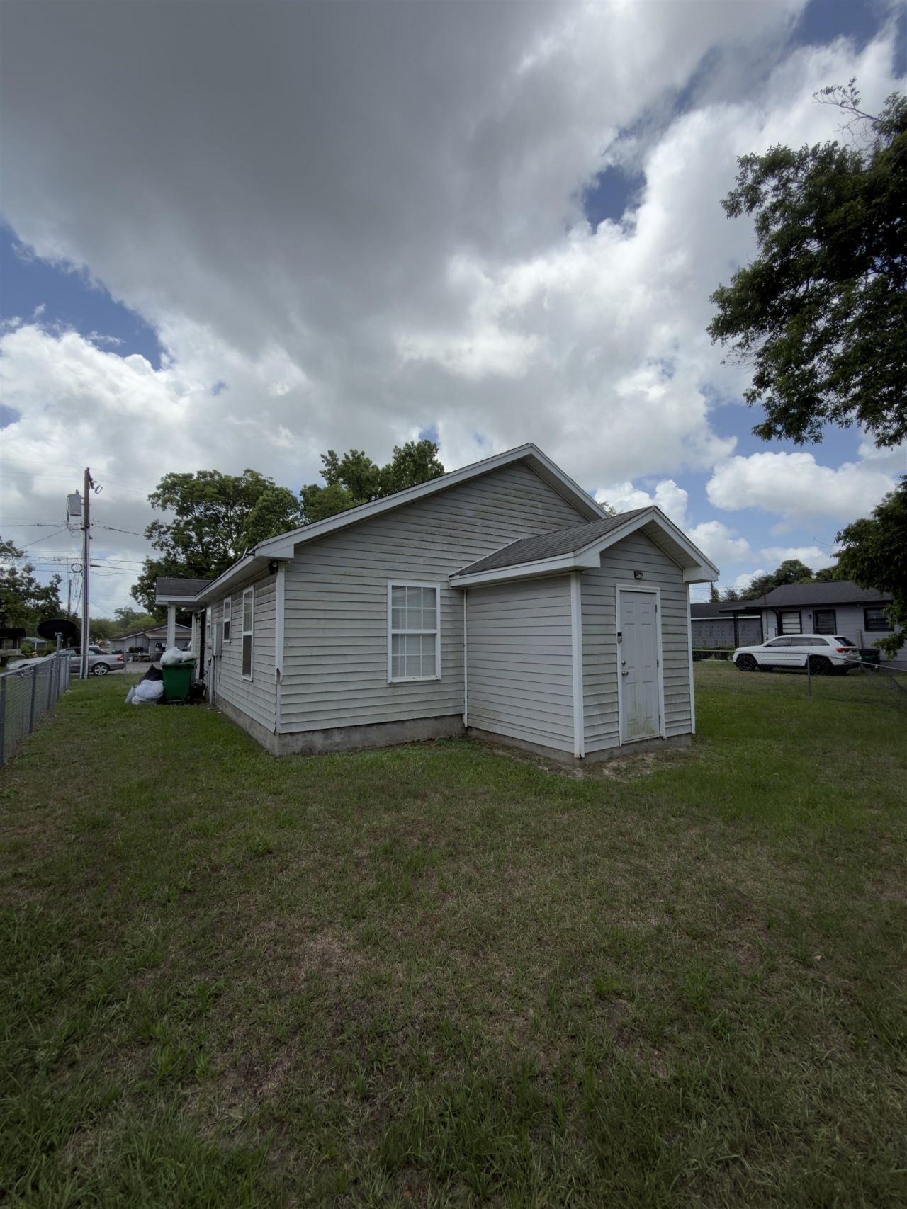 521 Bond St.  Photo 21