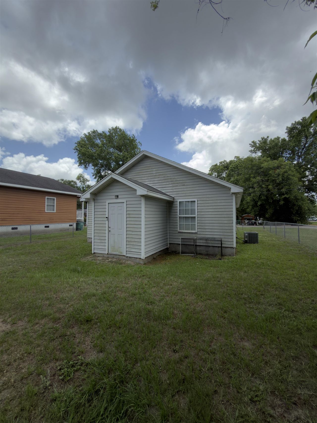 521 Bond St.  Photo 28