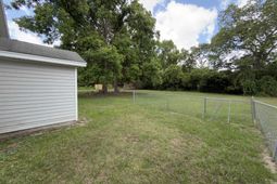 521 Bond St.  photo 4