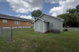 521 Bond St.  photo 4