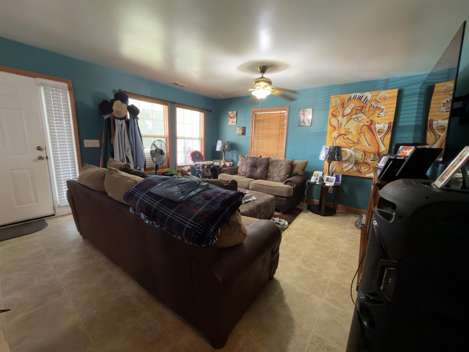 521 Bond St.  Photo 7