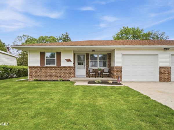 720 3rd Street , Wauseon, OH 43567