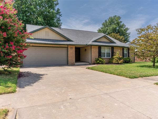 805 W Albuquerque Street, Broken Arrow, OK 74011