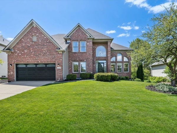 2119 W Thornwood Drive , South Elgin, IL 60177