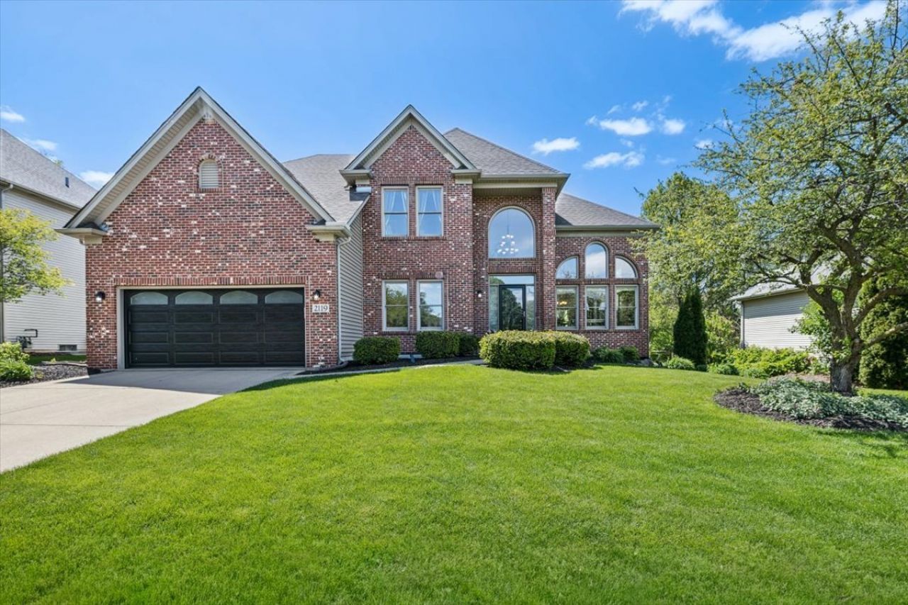 2119 W Thornwood Drive , South Elgin, IL 60177