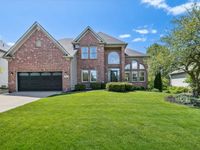 2119 W Thornwood Drive, South Elgin, IL 60177 primary photo