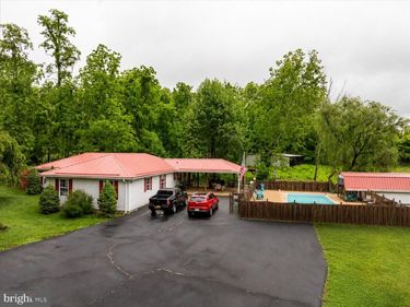 11419 OAK GROVE , BRISTOL, VA 24202