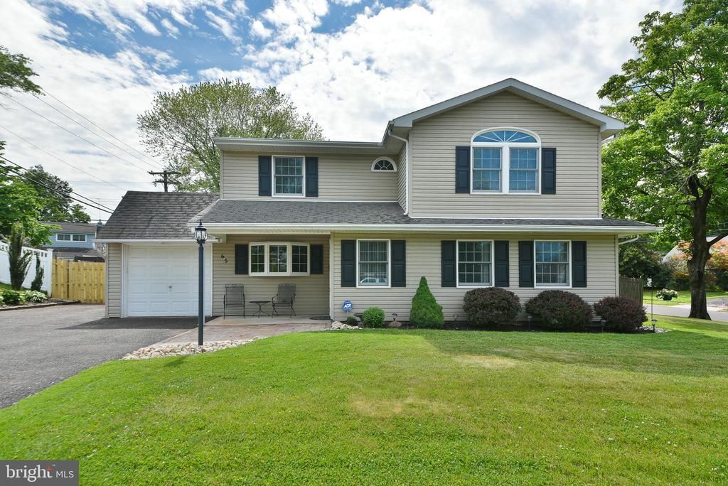 65 HAWK ROAD, LEVITTOWN, PA 19056