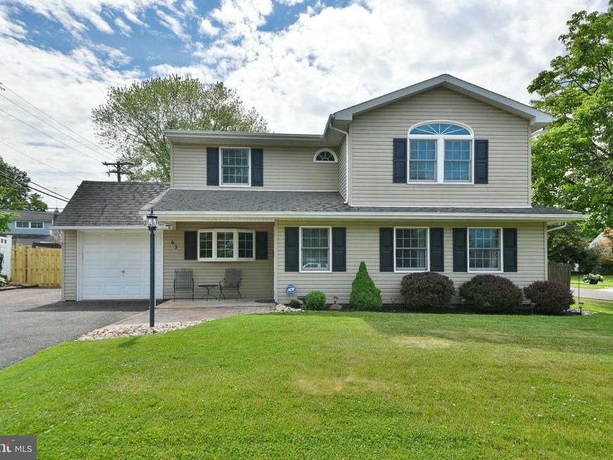65 Hawk Road, Levittown, PA 19056 Main Photo