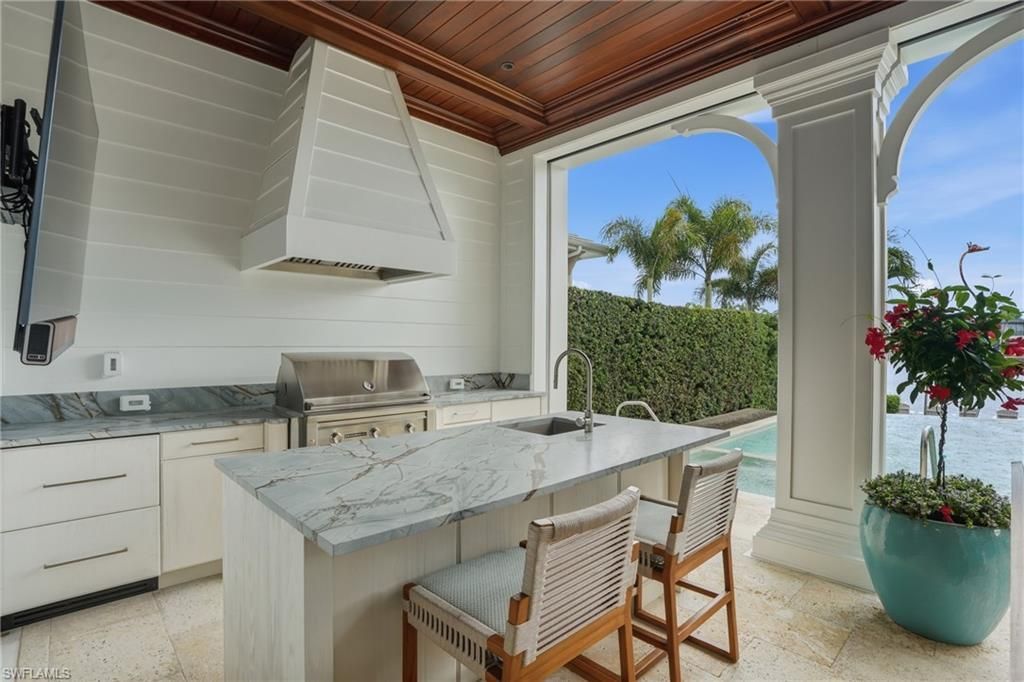 1870 4th St S, Naples, FL 34102 Photo