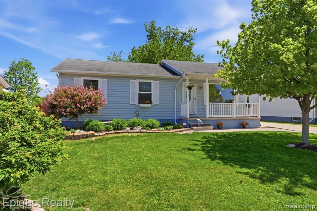 753 Applegate Drive, Marysville, MI 48040 Main Photo