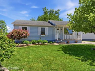 753 Applegate Drive, Marysville, MI 48040