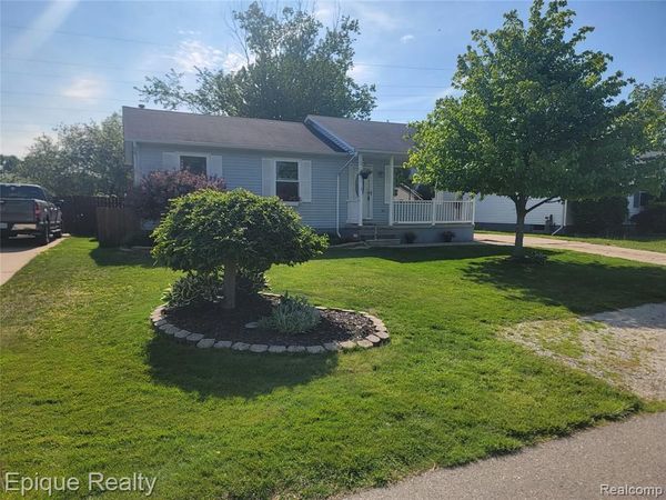 753 Applegate Drive , Marysville, MI 48040