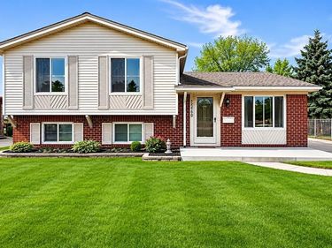 16460 Bowman Street, Roseville, MI 48066